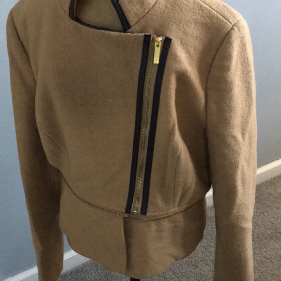 Reattachable Jacket - Picture 8 of 14